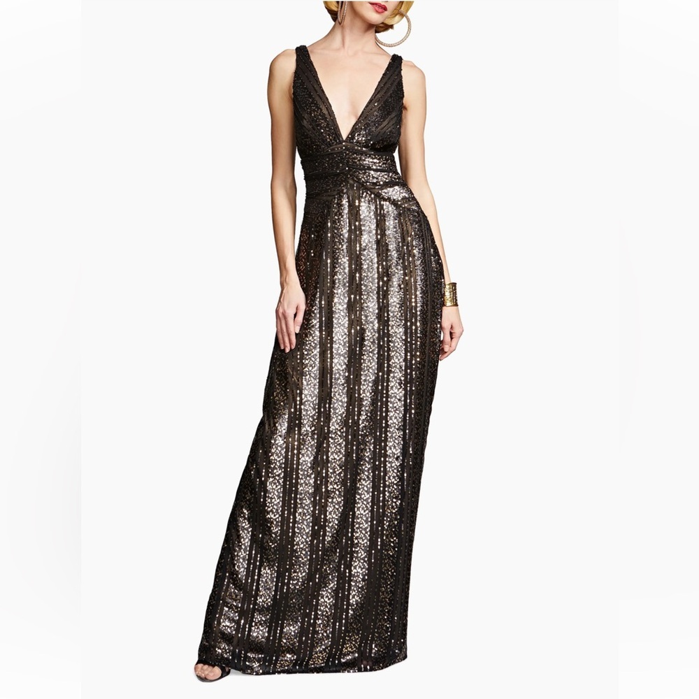 New! HALSTON | ‘Esra’ Evening Gown Plunging V-Neck Allover Sequins Womens Size 4